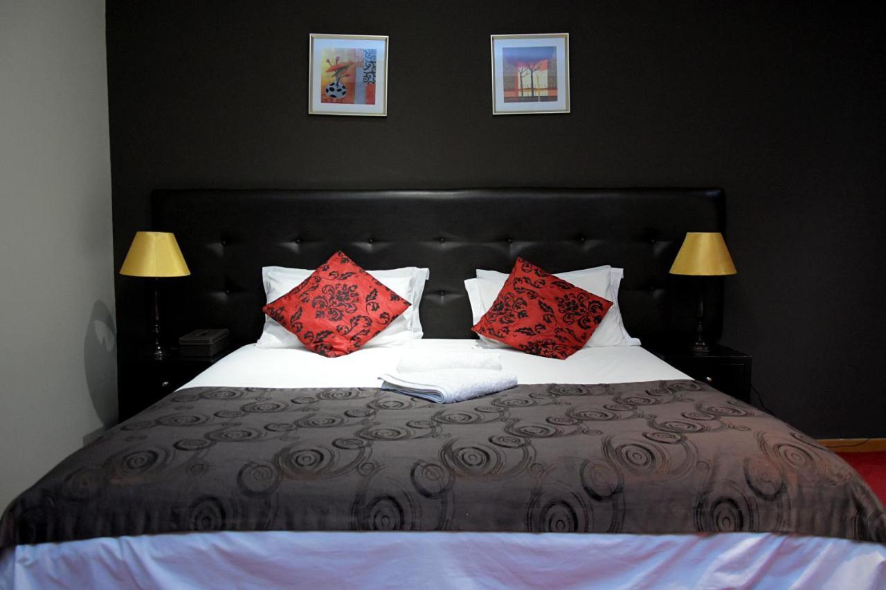 โฮตัน เกสท์ เฮ้าส์ Hotel โจฮันเนสเบิร์ก ภายนอก รูปภาพ