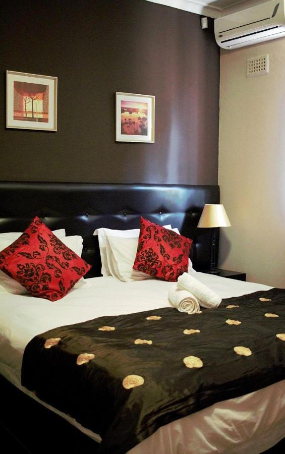 โฮตัน เกสท์ เฮ้าส์ Hotel โจฮันเนสเบิร์ก ภายนอก รูปภาพ