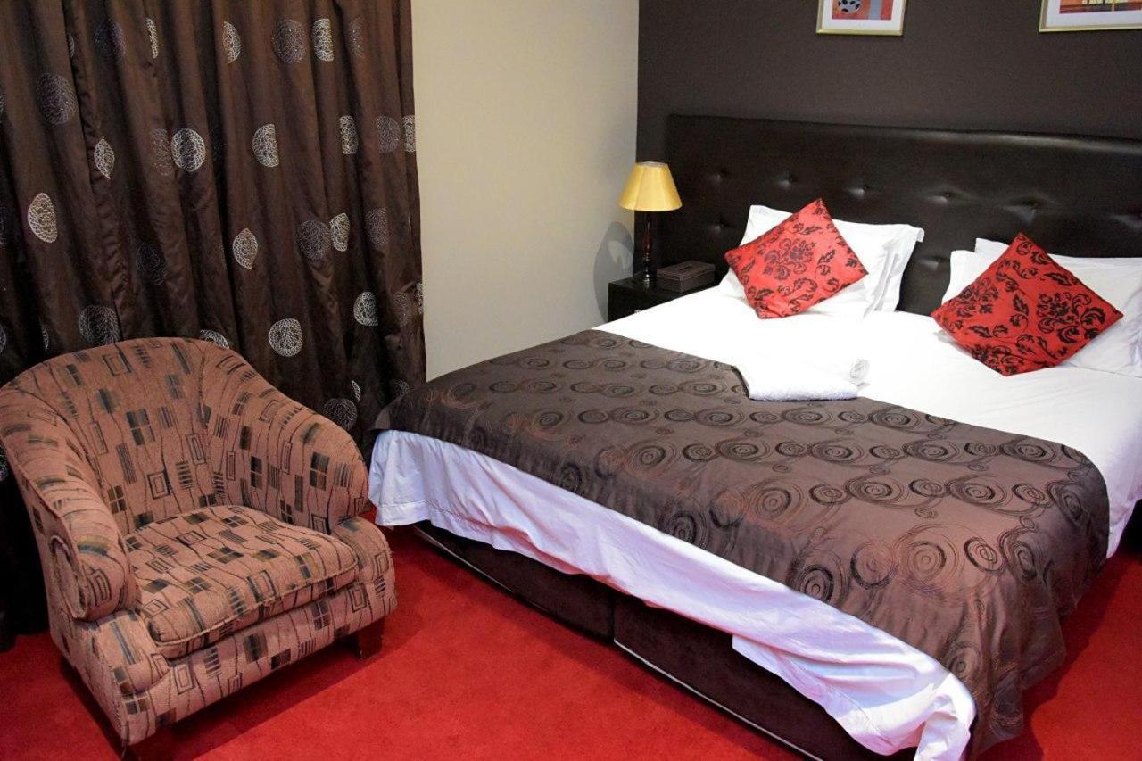 โฮตัน เกสท์ เฮ้าส์ Hotel โจฮันเนสเบิร์ก ภายนอก รูปภาพ