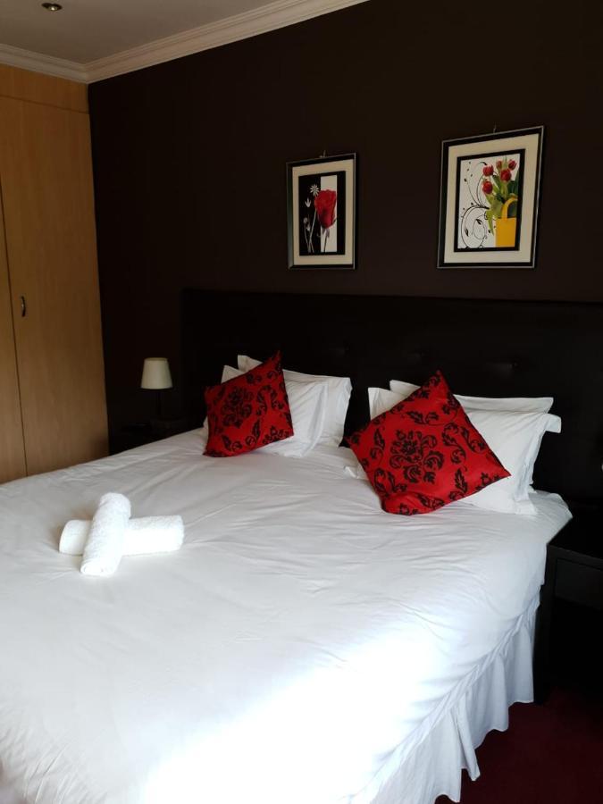 โฮตัน เกสท์ เฮ้าส์ Hotel โจฮันเนสเบิร์ก ภายนอก รูปภาพ